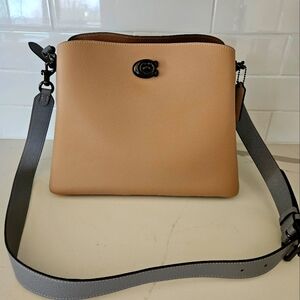 Coach - Willow Shoulder Bag - color block tan/grey N/w/oT